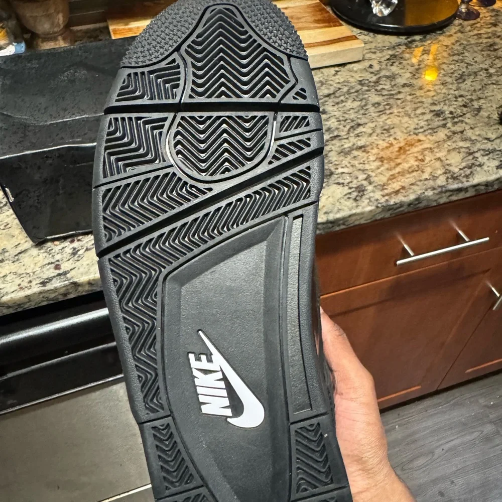 Jordan 4 black cat (2025)